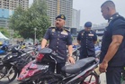 Ubah suai ekstrem motosikal keluarga termasuk milik pakcik, makcik