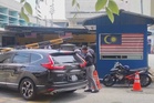 Tiga maut dilanggar lori imigresen: Warga JIM Kuala Lumpur ziarah keluarga mangsa