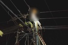 Pekerja maut terkena renjatan, mayat masih di atas tiang elektrik
