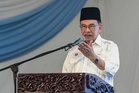 Kemerdekaan tidak bermakna jika rasuah, perpecahan masih berakar - Anwar