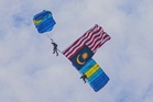 Jalur Gemilang gergasi dari langit Kuantan bakal catat rekod MBR