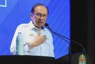 Kerajaan teliti usaha tingkat pendapatan pekebun kecil, pastikan agrikomoditi pacu ekonomi - Anwar