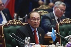 Tiada negara patut pilih antara bayar hutang atau tunai tanggungjawab kepada rakyat - Anwar