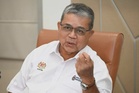 Jenaka paderi dan biarawati: Siasat jika langgar undang-undang - Menteri Perpaduan