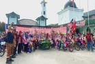 Jemaah masjid jahit Jalur Gemilang 6.9 meter semarak sambutan Merdeka ke-69