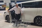 Anthony tiba di ibu pejabat DAP, CEC bincang isu pengampunan Najib