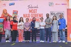 Ajinomoto Malaysia catat rekod MBOR, agih 2,026 pek nasi goreng kampung