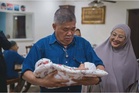 Bang Mat ziarah ‘Baby MAHA’, diberi nama Ahmad Madani