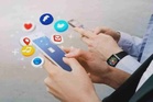 'Live' jadi medan perang buka aib, caci maki