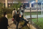 Pintu Stesen Anak Bukit lambat dibuka, penumpang panjat pagar berkunci