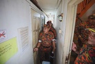 Bomba bongkar asrama ‘sarang burung’ pelajar dalam premis pejabat
