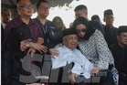 Tujuh dekad bersama, air mata Tun M iringi perjalanan akhir Tun Dr Hasmah