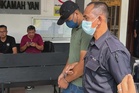 Anggota polis mengaku tidak bersalah cuba curi beg galas rakan
