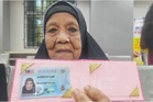 Bedah teruja perbaharui MyKad Generasi Baharu pada usia 102 tahun