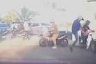 Tendang penunggang motosikal, polis buru indvidu dalam video tular