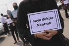 Tahniah doktor kontrak, berakhir penantian sedekad