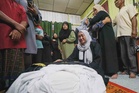 Pegawai AKPS maut: Suasana pilu, tangisan dua anak iringi kepulangan jenazah Norhazwani