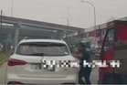 Polis buru lelaki tumbuk cermin kereta gara-gara pusingan U