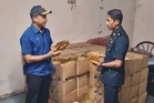 Gudang pakaian terpakai diserbu, simpan minyak masak bersubsidi