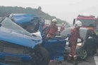 Datuk, nenek dan dua cucu disahkan maut dalam nahas Ford Ranger rempuh treler