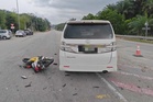 Warga emas maut, motosikal bertembung MPV