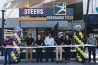Steers Drive-Thru, Debonairs Pizza kini dibuka di Petronas Mutiara Damansara