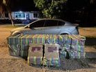 Kereta terbabas, penyeludup dari tinggalkan 200,000 batang rokok putih