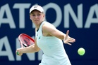 Rybakina nyaris tersungkur, Gauff mudah mara