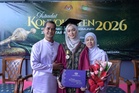 Dibesar dengan bahasa isyarat, Arifah raih anugerah