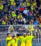 Seruan boikot tidak layan, penyokong Harimau Malaya banjiri Cheras