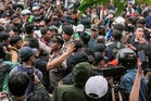 Perkhidmatan bas, kereta api digantung susulan protes antirasuah di Jakarta