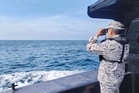 Awak-awak warga Thailand dikhuatiri jatuh ke laut