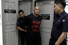Pengawal keselamatan Singapura hina agama dipenjara dan denda