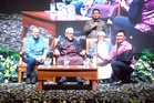 Tongkat Hadi Awang ‘bernilai’ RM16,500 untuk tabung PRN Melaka