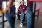 Tetap mengundi walaupun kaki cedera