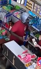 Lelaki aktif samun kedai serbaneka, kedai runcit dicekup