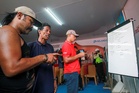 Enam maut, lebih 100 hilang feri menuju Kalimantan terbalik