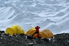 Urin pendaki ancam Everest