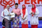 Wartawan Utusan Malaysia terima Anugerah Media Wanita UMNO Malaysia 