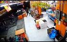 Dua lelaki diberkas selepas samun kedai runcit bersenjata parang di Dengkil