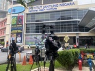 Media berkumpul di IJN, tunggu perkembangan Tun M