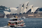 Australia akan tahan pelancong tinggal lebih masa