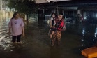 Bomba jalan kaki 2 km harungi banjir selamatkan mangsa