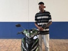 Panik kena tahan tak pakai helmet, lelaki rempuh polis hingga patah tangan