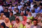 Beri keselesaan tempat duduk pada orang lain