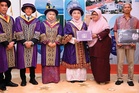 Sijil jadi kenangan, ibu bapa Suraya sebak naik pentas UMT