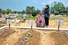 Hajat ziarah kubur suami, dua anak makbul selepas dua bulan nahas