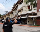 Bangunan, jalan raya runtuh gempa bumi 7.7 gegar Panama