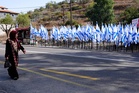 Peneroka Israel pasang bendera halang kafe Palestin