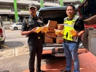 Lima penyeludup lari, KPDN rampas 4.1 tan minyak masak
